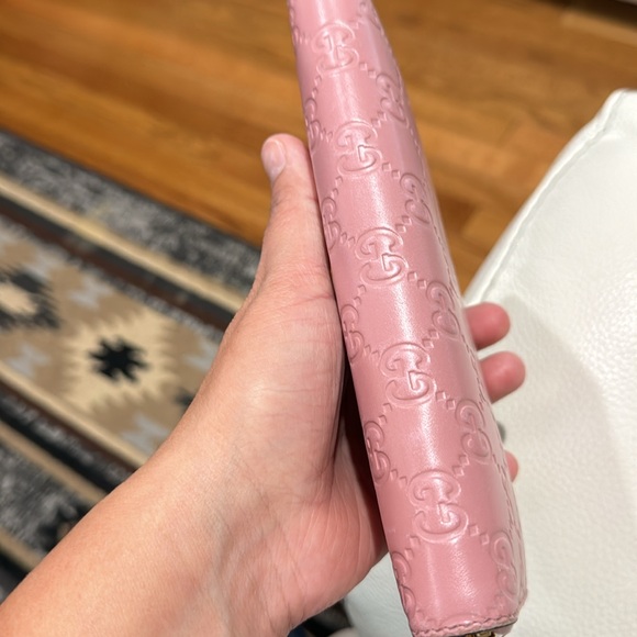 Authentic LEATHER GUCCI PINK WALLET! - Picture 8 of 17
